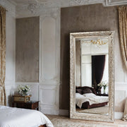 Imperial Bloom Mirror – Hand-Carved Frame in Eco Silver Finish, Natural Wood Elegance - Reflessa - Luxury mirrors